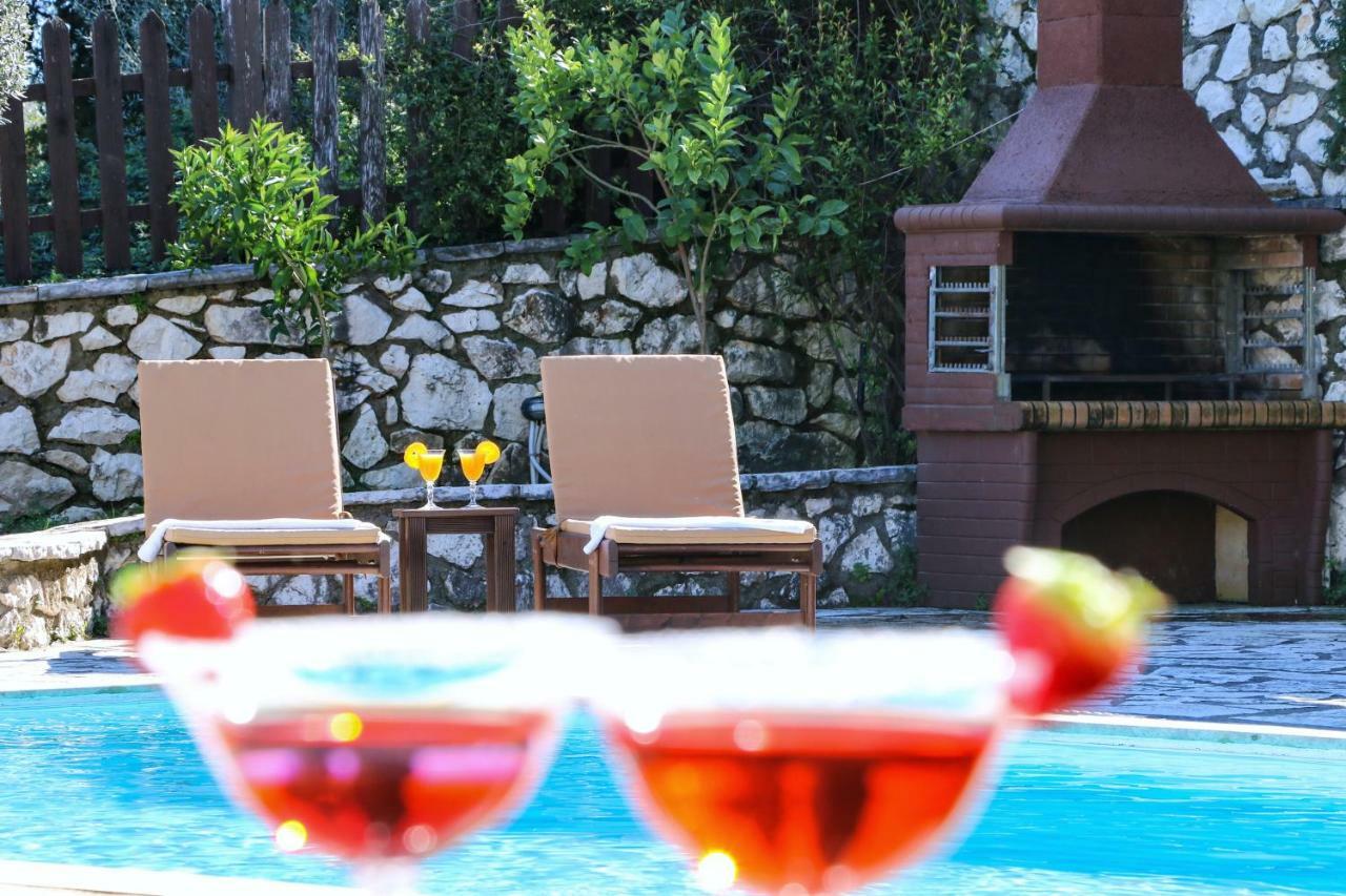 Villa Summer Breeze Nikiana Exterior photo